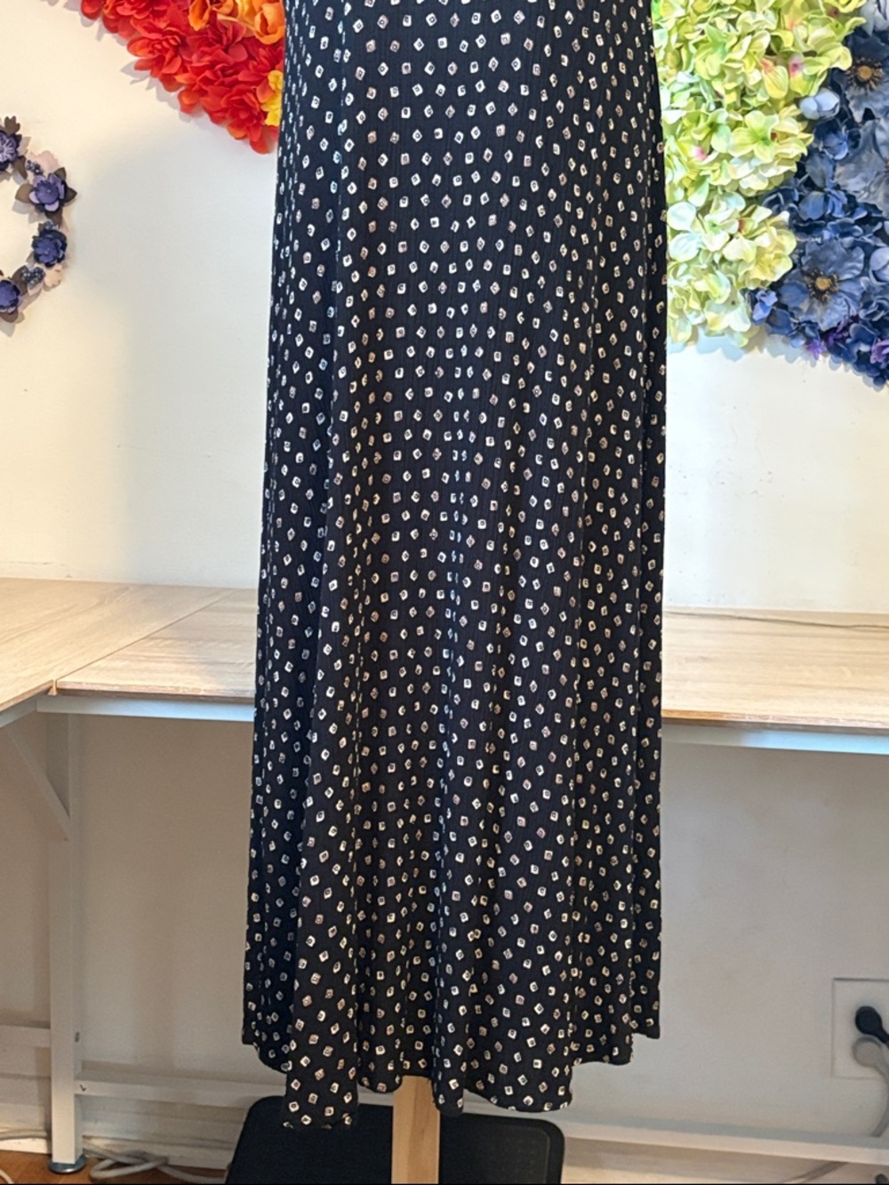 Rabbit Rabbit Rabbit accordion, pleated, midi dress - Picture 8 of 11